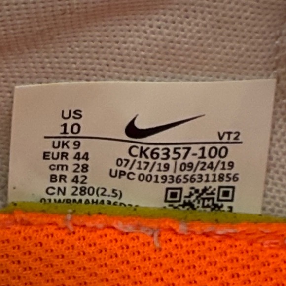 Nike Renew‎ Run Men\'s Size 10 White Black Orange Pink Running Shoes CK6357-100